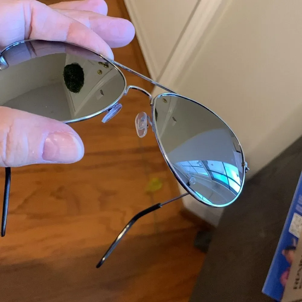 Ensarjoe Men's sunglasses.